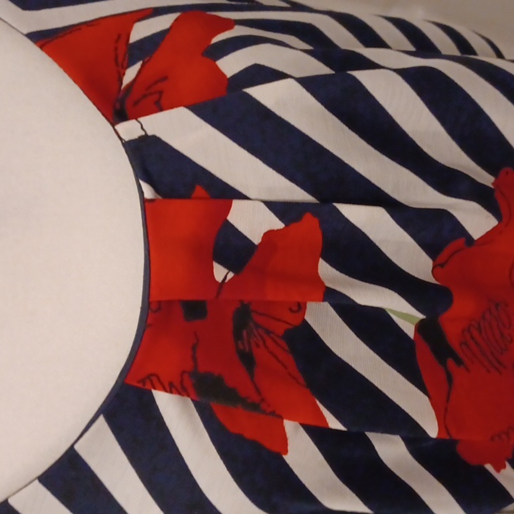 4/$60 Long Red, Blue & White Floral Dress - Size Small - Picture 7 of 9
